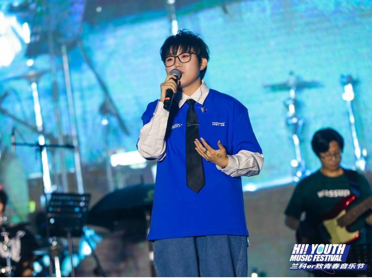 开元集团网站：草地音乐节，嗨唱燃爆毕业季！