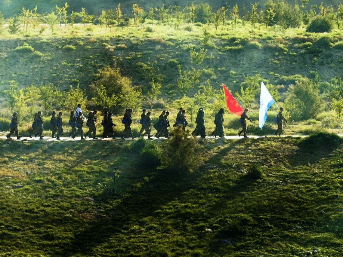 【军训拉练】21公里，2025级新生拿下