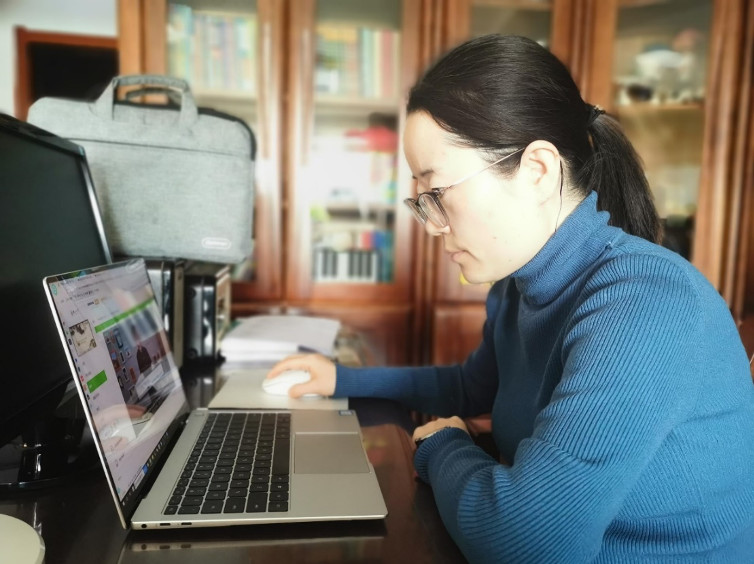 外国语学院 胡小红.jpg