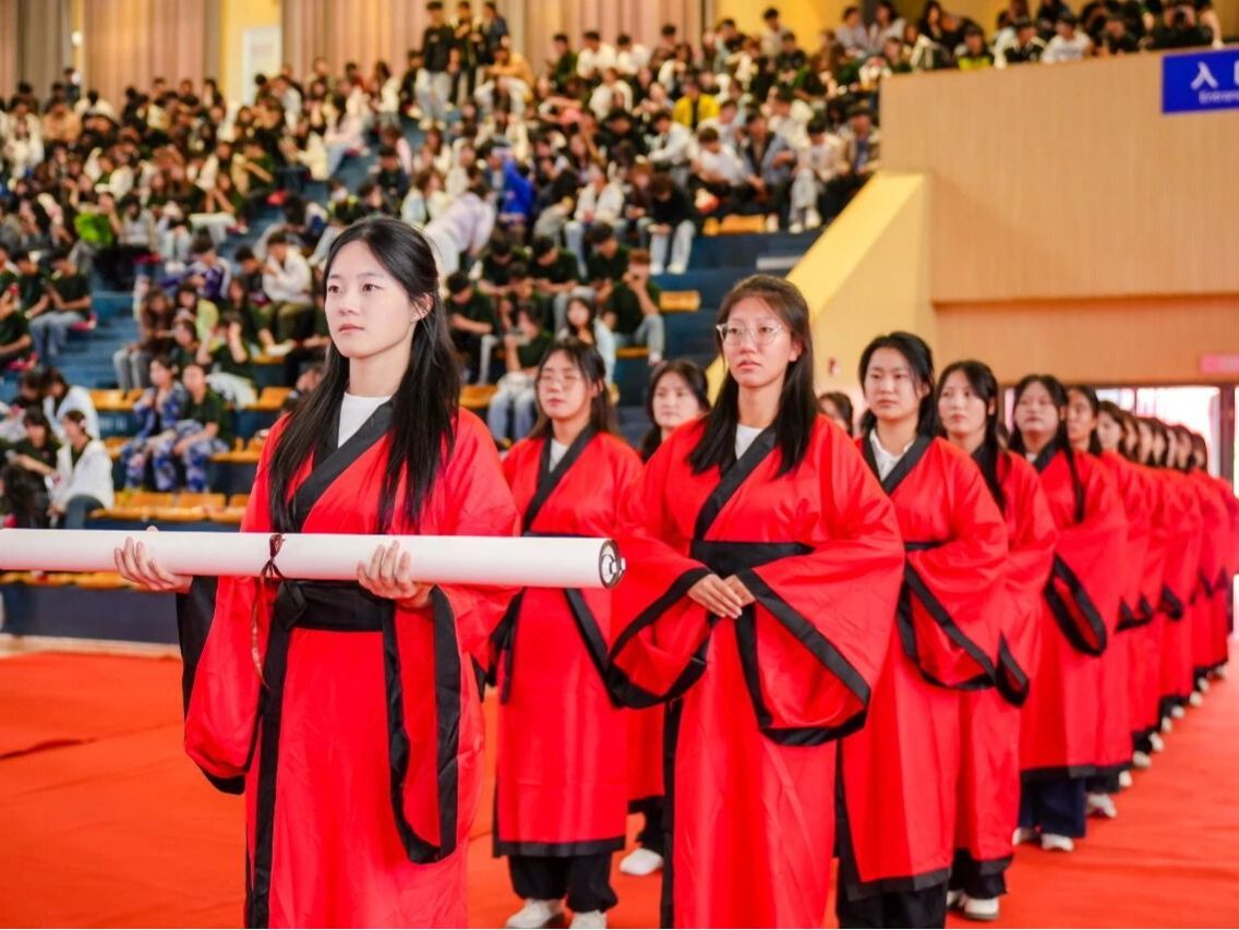 开元集团网站2025年开学典礼隆重举行，千余名新生开启逐梦新征程