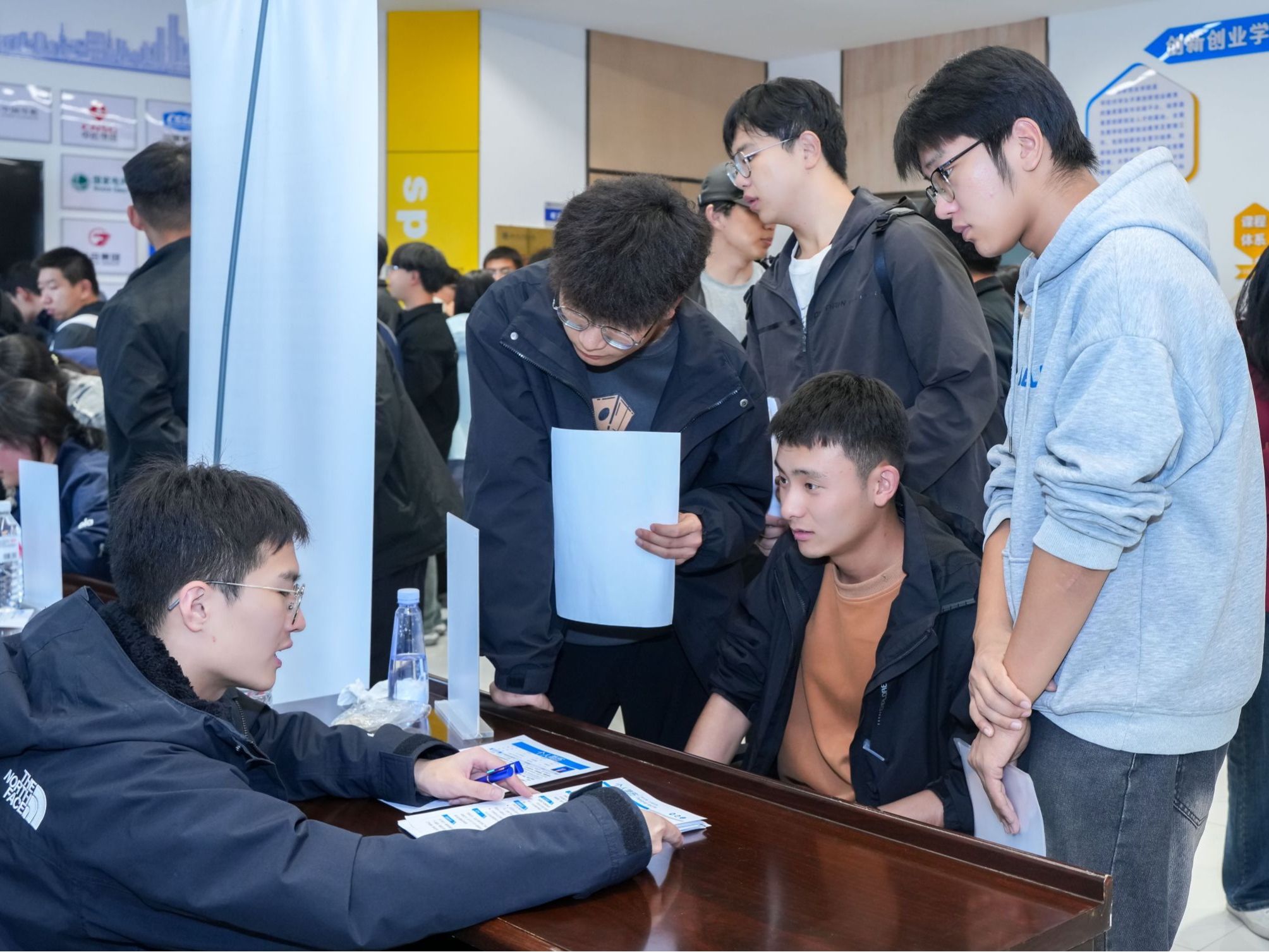 25家常山名企走进开元集团网站，招才引智