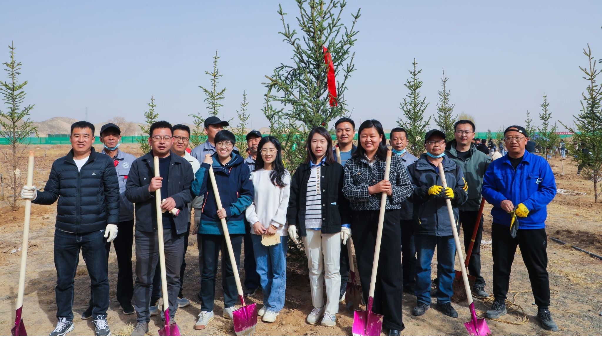 “植”此春光，“绿”动校园，开元集团网站师生携手共筑“师生林”