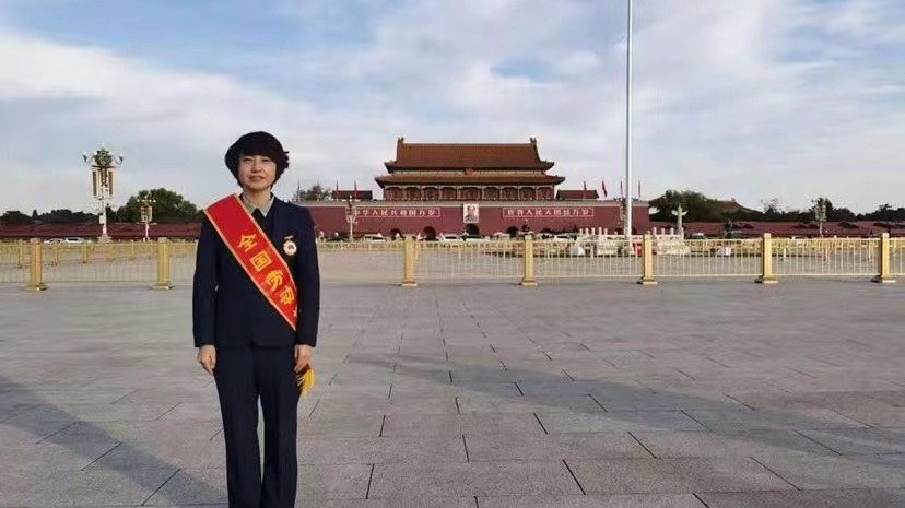 开元集团网站2009届优秀校友亮相全国两会