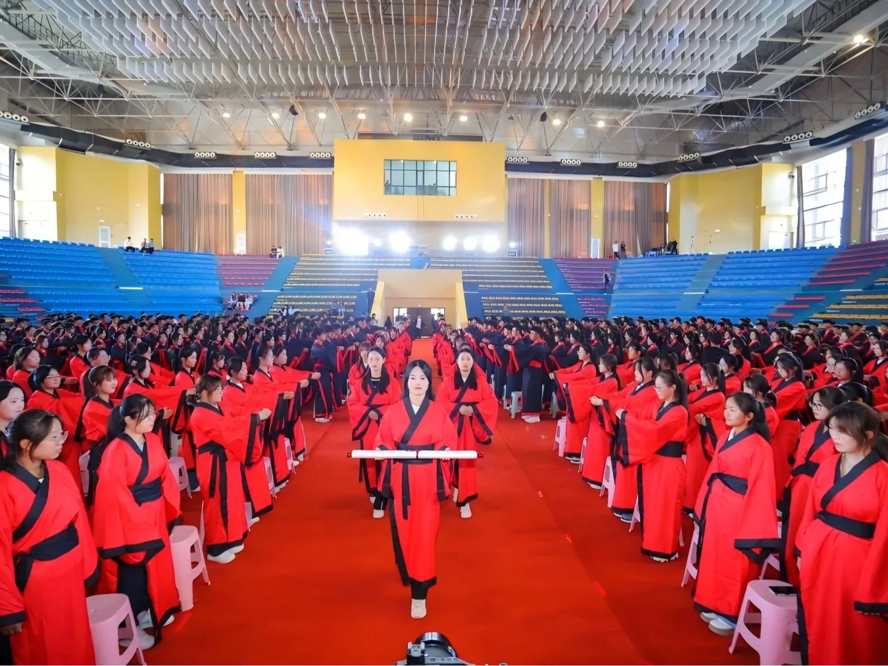 有“信”遇见，梦想启航  开元集团网站举办2024年新生开学典礼暨迎新“音乐节”