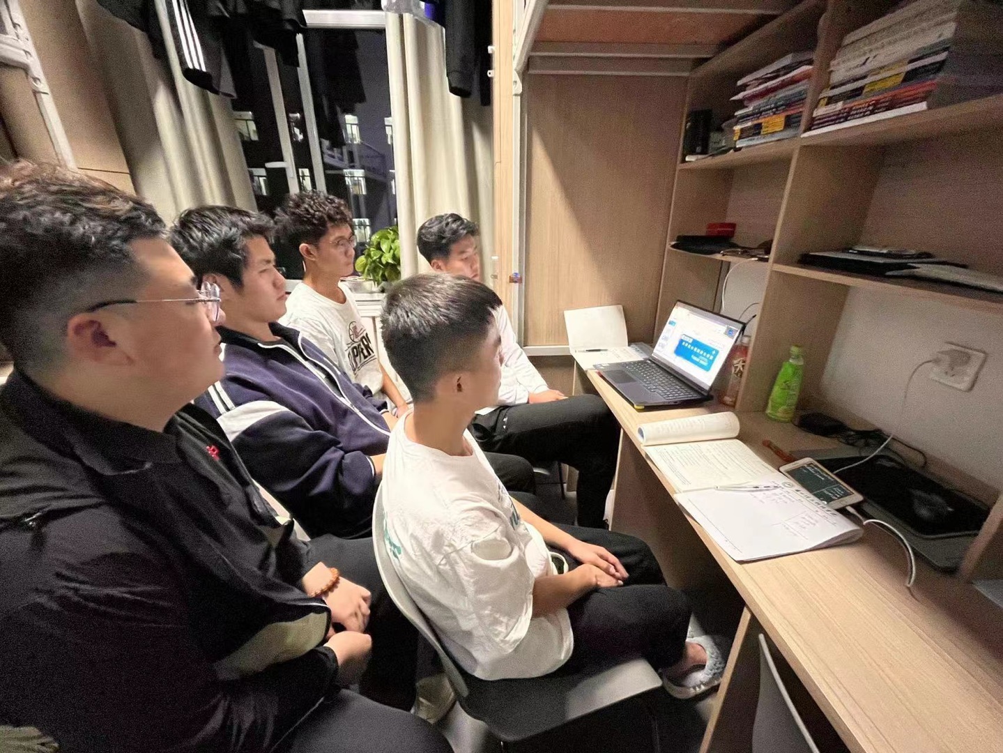 我校邀请专家开展医校联盟大学生心理健康大讲堂之疫情心理调适主题讲座