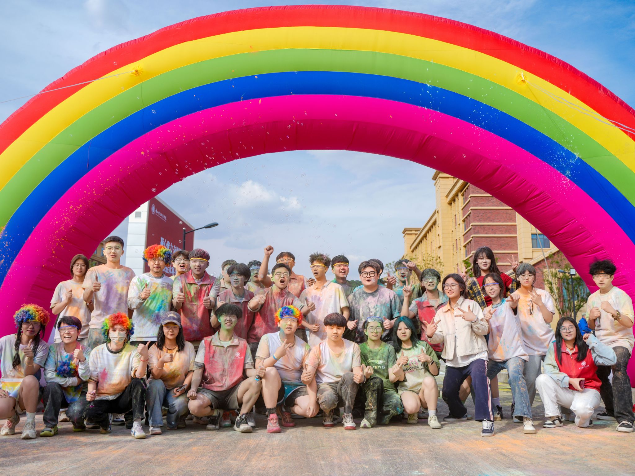 跑步？不！🤟🤟是「彩虹澡堂」开趴时间！