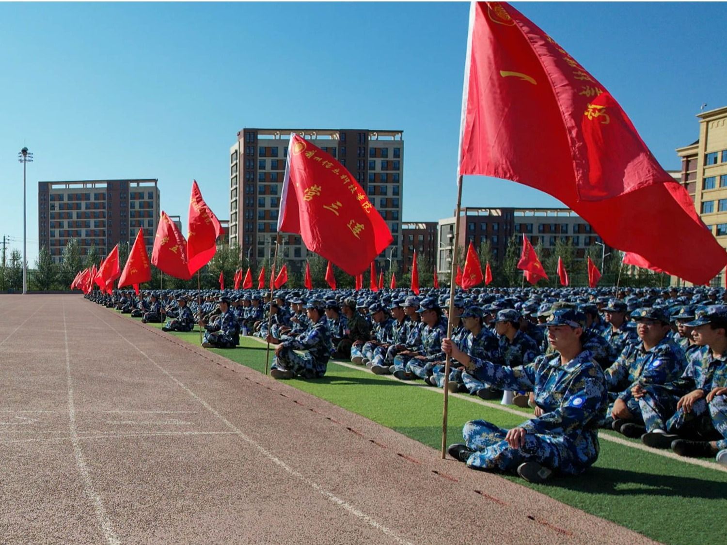 践行强国志，砥砺正当时  —开元集团网站举行国防教育专题报告会